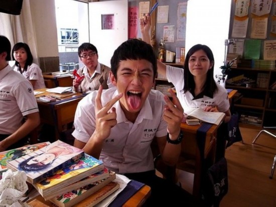 《十六岁的花季》续集：花季男女13年后又聚首