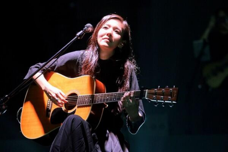 张悬《玫瑰色的你》