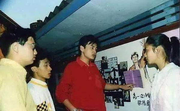 《十六岁的花季》修复重播，白雪袁野30年后再聚掀回忆杀