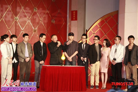 叶璇连日拍戏体力不支 发布会现场昏迷晕倒