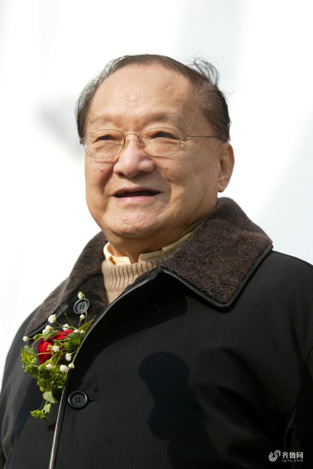 武侠小说作家金庸逝世，享年94岁