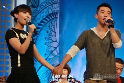 郑恺晒与吴磊9年前后对比照,两人差异明显，终抵不住时间的打磨