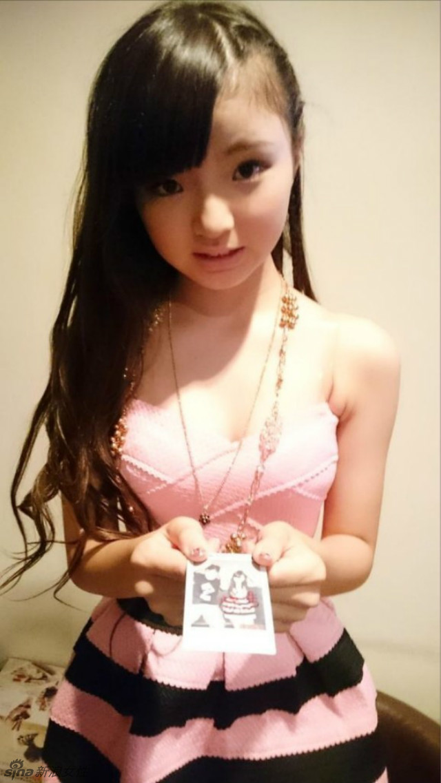 12岁比基尼小学生走红，你童年在干啥