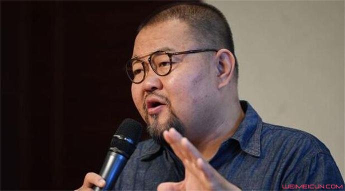 导演班赞因病去世后，北京人艺后台的这一幕让人泪目