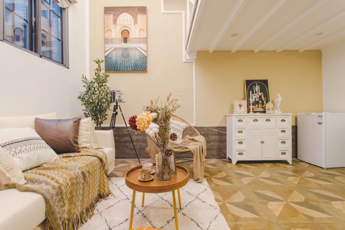 酒店都是上海话、吃饭要排队！上海游客挤爆三亚