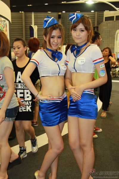 哎就是玩儿！2021CJ完美世界游戏showgirl太甜美了
