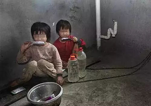 儿童也有社交恐惧症？孩子胆小、怕人是表现，看看育儿专家的建议