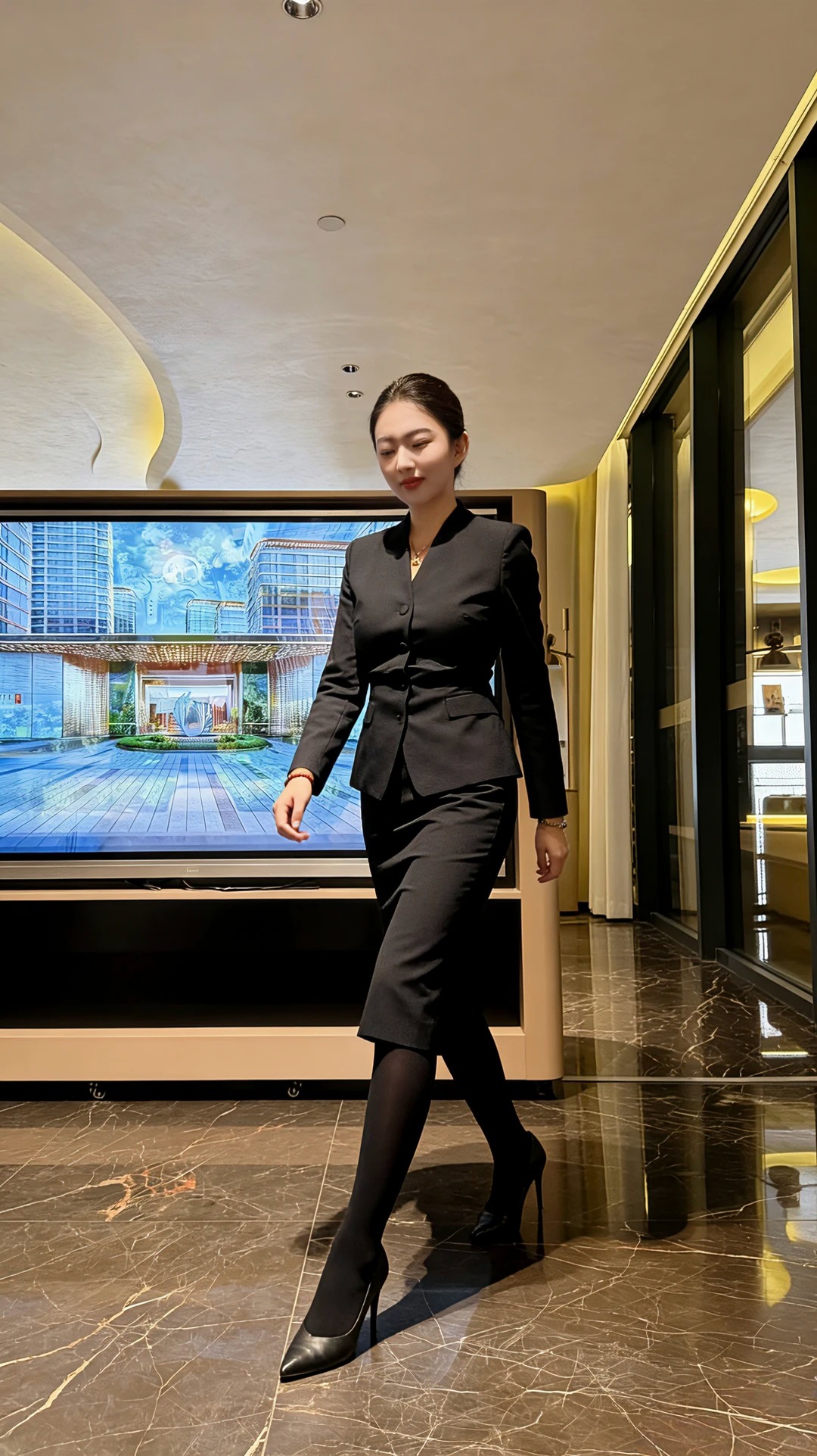 气质优雅的大长腿美女！制服诱惑哦~